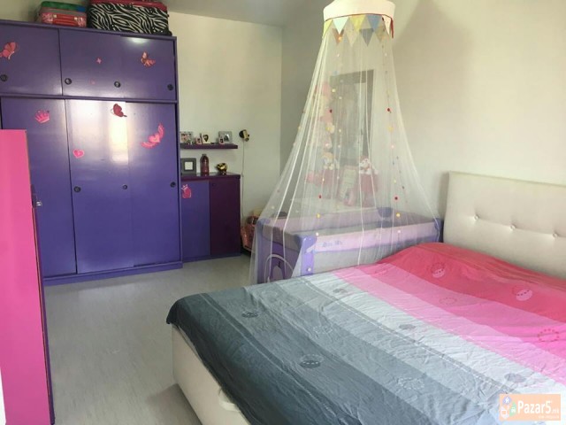 Се продава трособен стан во Центар