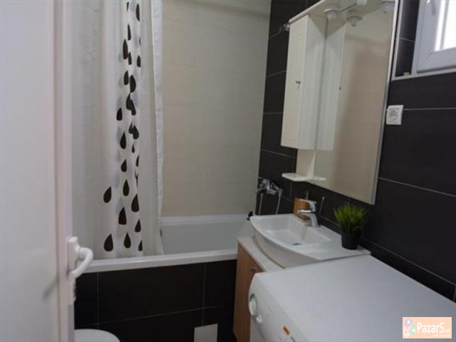 СЕ ИЗДАВА ТРОСОБЕН СТАН ВО АЕРОДРОМ