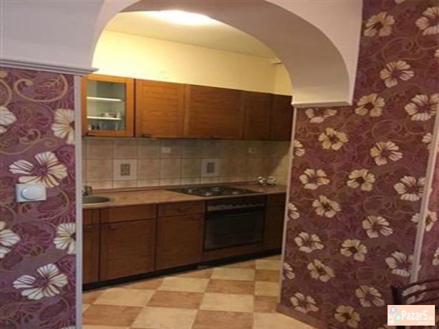 СЕ ИЗДАВА ТРОСОБЕН СТАН ВО АЕРОДРОМ