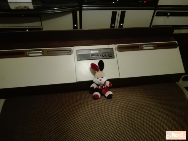 Lezaj Za Spalna Soba