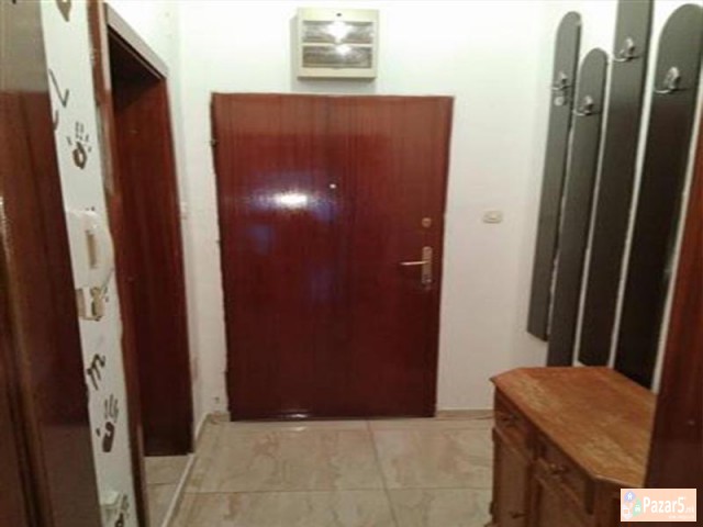 СЕ ИЗДАВА ДВОСОБЕН СТАН КАЈ НОВА ЖЕЛЕЗНИЧКА