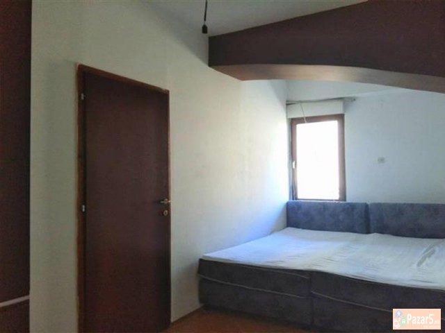 СЕ ИЗДАВА ДВОСОБЕН СТАН КАЈ НОВА ЖЕЛЕЗНИЧКА