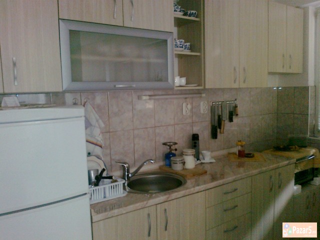 Se Izdava Dvosoben Stan Crnice Nad Drzavna Bolnica