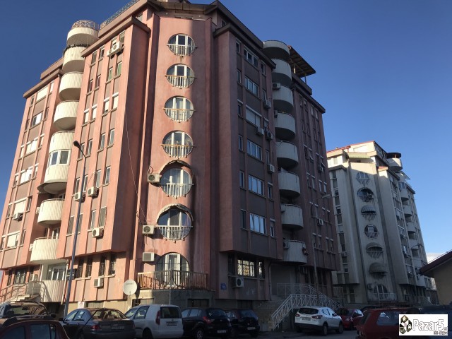 Се продаваат 14 паркинг места во сутеренска гаража