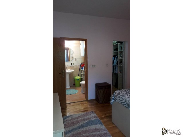 Odlicen Stan Pozadi Univerzalna