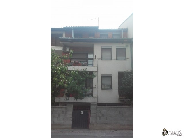 Prodavam Kuka Vo Vlae