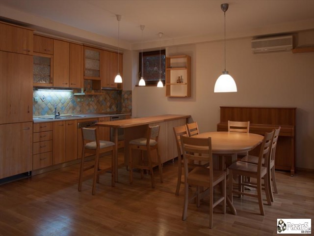 СЕ ПРОДАВА 4-СОБЕН СТАН ВО ЦЕНТАР