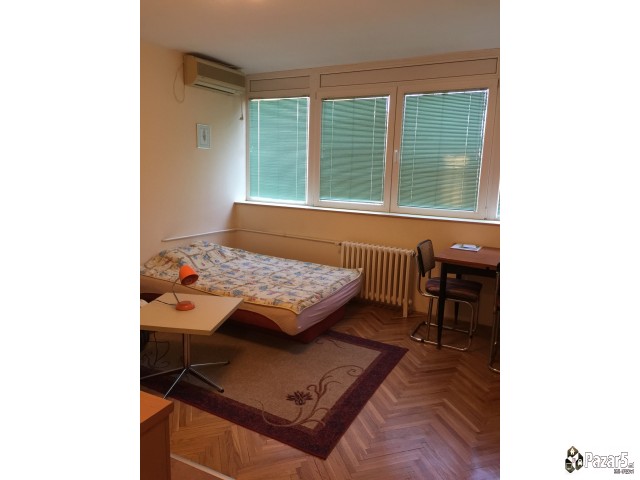 Издавам наместена гарсоњера