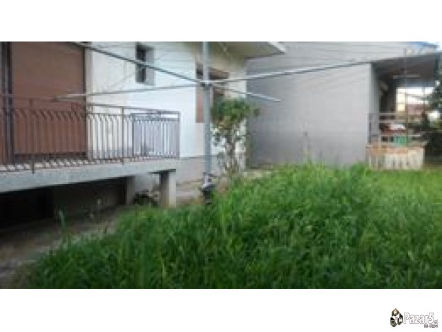 ПРОДАВАМ КУЌА!