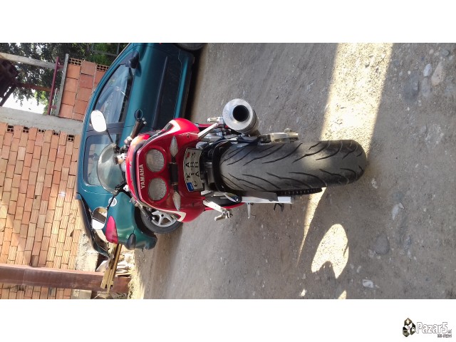 Se prodava yamaha r6