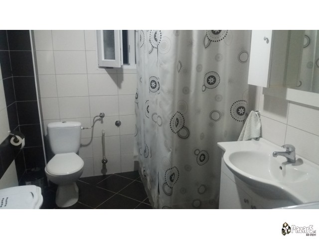 Издавам спрат од куќа