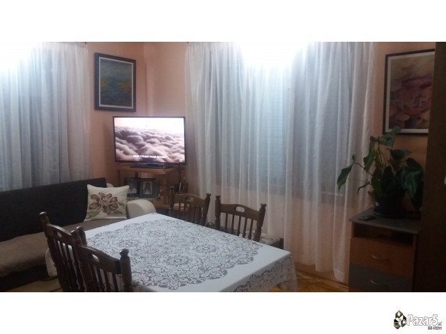 Издавам спрат од куќа