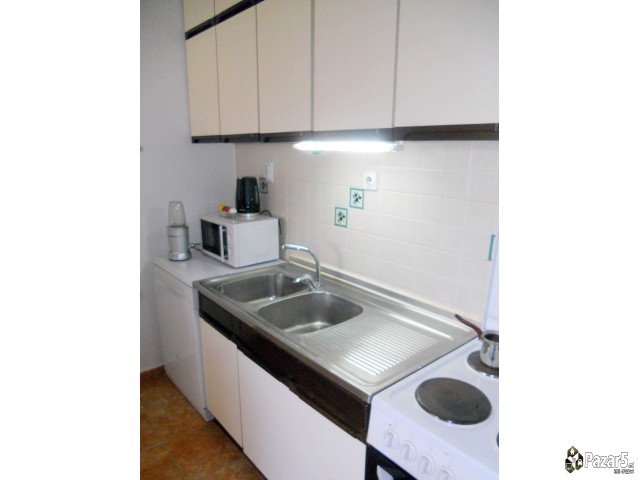 Издавам гарсоњера во Аеродром на приземје 