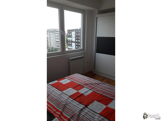 Се издава трособен стан во Аеродром