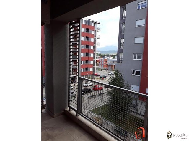 Izdavam Trosoben Stan + Garsonjera Aerodrom