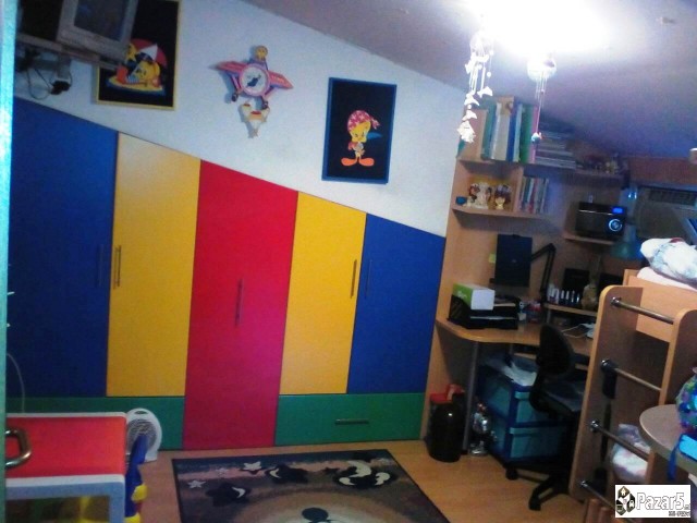 Prodavam Trosoben Stan(banese)51m2 Na Dzon Kenedi.