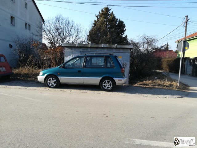 Mitsubishi Space Runner