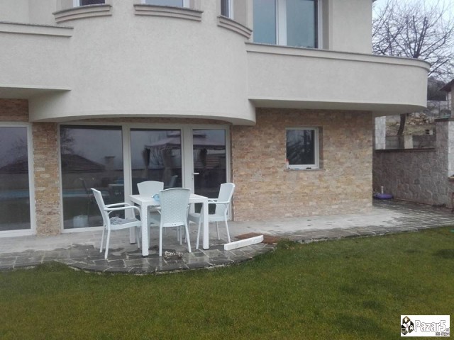 ДЕКОРАТИВЕН КАМЕН И БУЊА