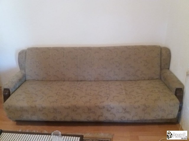 Prodavam Komplet Spalna , Kamin , Sifonjeri , Krev