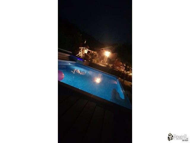 Izdavam Plac Na Vodno Za Mominska Vecer