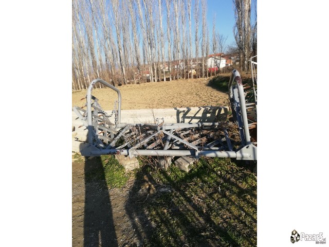 Prodavam Proklucna Mehanizacija Za Traktor