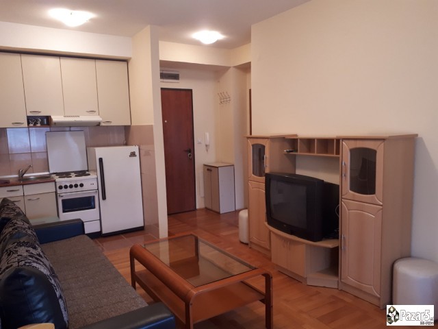 Издавам наместен стан во Центар