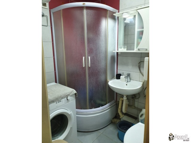 СЕ ИЗДАВА 2-СОБЕН СТАН ВО КАРПОШ 3