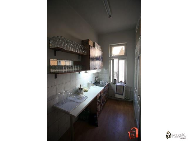 Издавам простор во Боемска улица