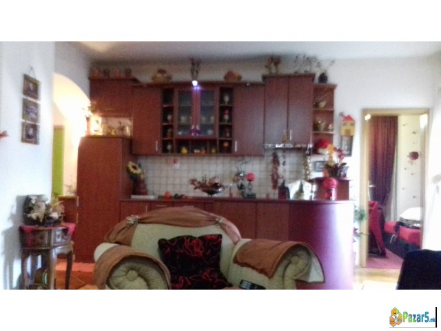 Продавам стан