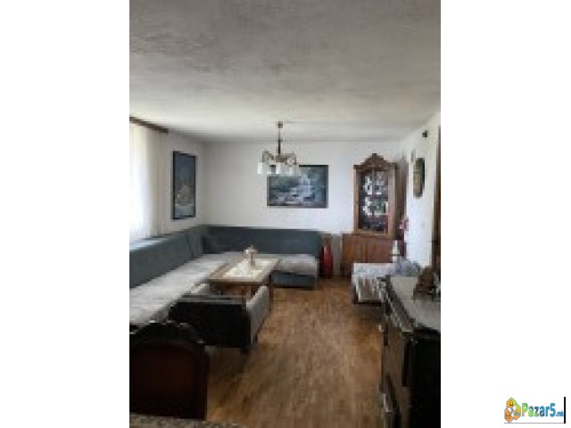 Викендица на радовишка Плачковица