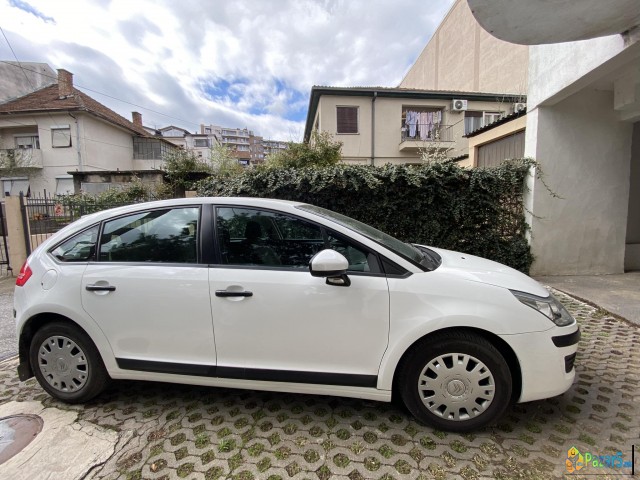 Citroen C4 - ИТНО СЕ ПРОДАВА!