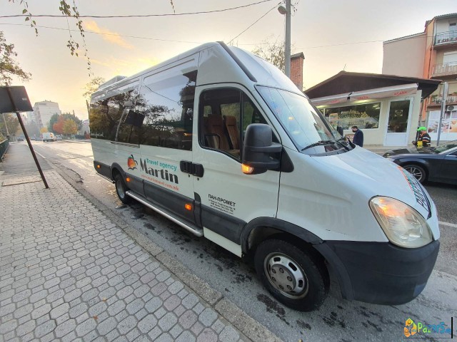 Се продаваат автобуси и минибуси