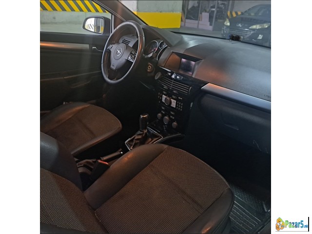 Opel Astra Gtc 2008 Godina 1.7 Dtr 125hp ( 6 Brzin