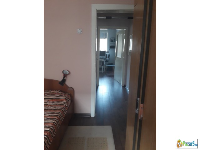 Стан во центар