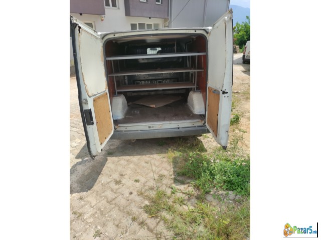  Se Prodava Tovarno Kombe Ford Transit 2.2 ,66 Kw 