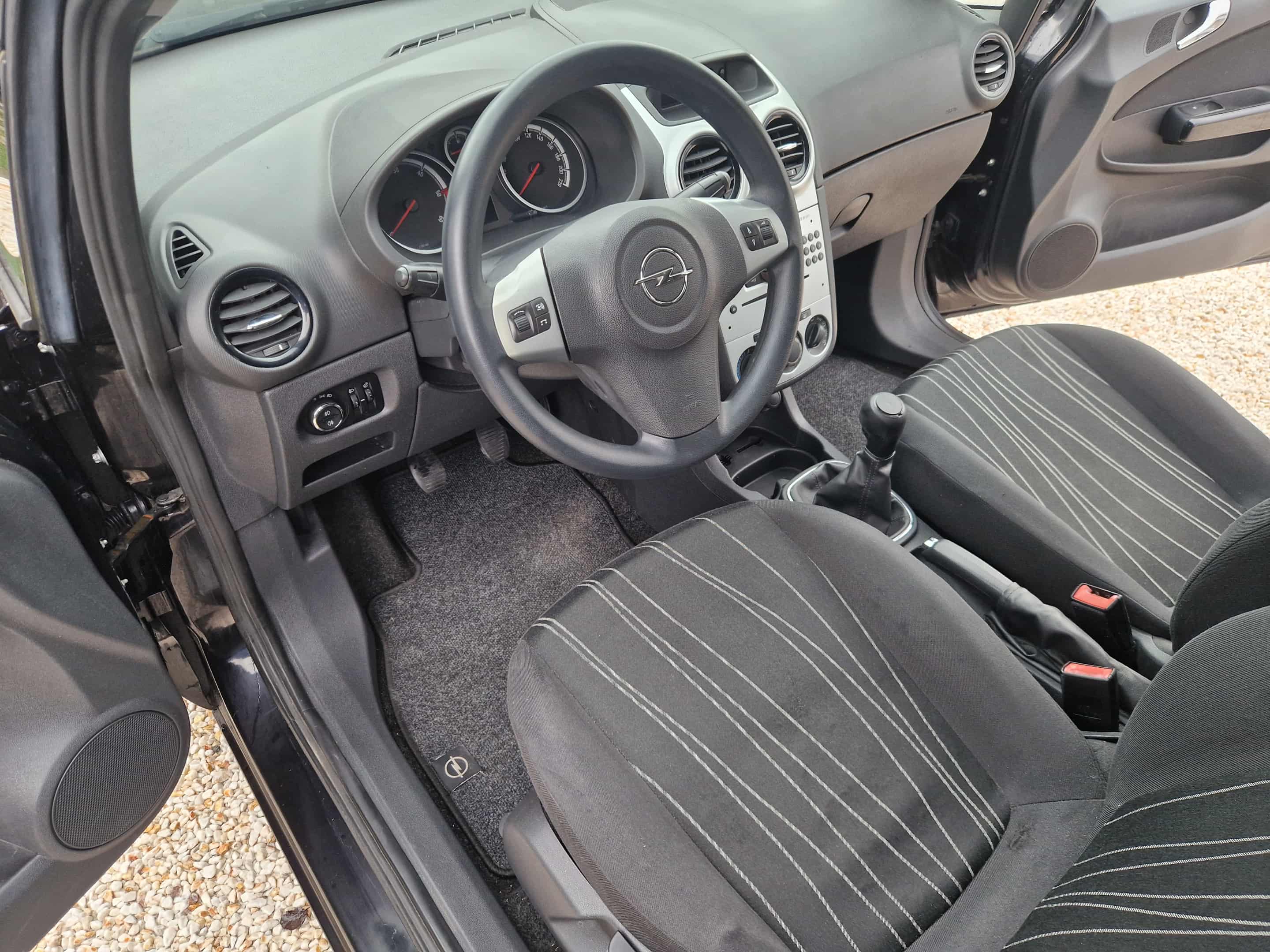 Opel Corsa D 1.3 Cdti 75ks. 1 Boja Klima 2010g.