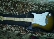 Elektriçna Gitara Se Prodava