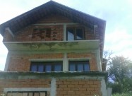 Se Prodava Kuka Vo Selo Karbunica