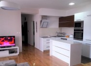 Се изнајмува 60м2 стан во Карпош 2