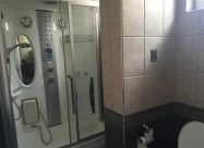 Се изнајмува луксузен стан 93м2 позади Универзална
