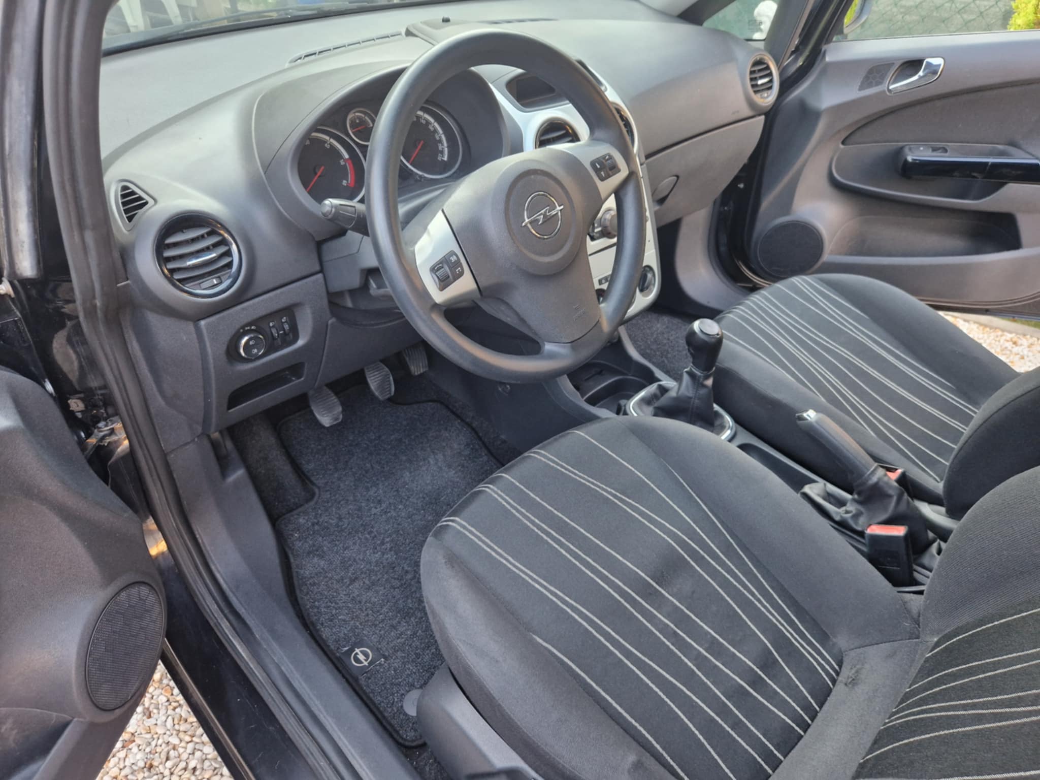 Opel Corsa D 1.3 Cdti 75ks. 1 Boja Klima 2010g.