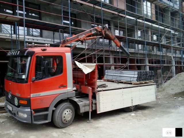 Vrsam Prevoz So Kamion Kiper I Uslugi So Avtodigal