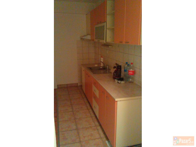 Povolno izdavam prazen stan, K. Voda