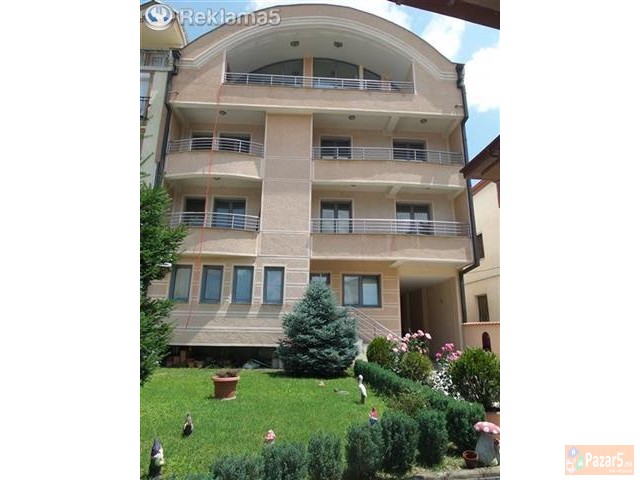 Kuka 800m2 vo Skopje, moze i iznajmuvanje