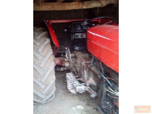 se prodava traktor 551