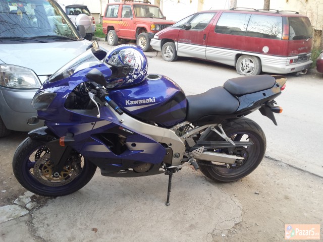 Kawasaki Ninja ZX9R