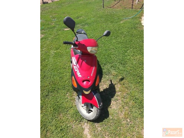 Prodavam vespa huatian 50cc
