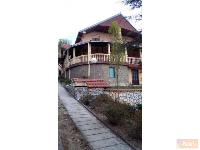PLAC SO KUKA VO GORNO SONJE - KOSTAN