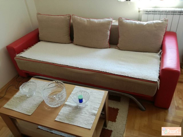 Prodavam odlicno socuvan mebel