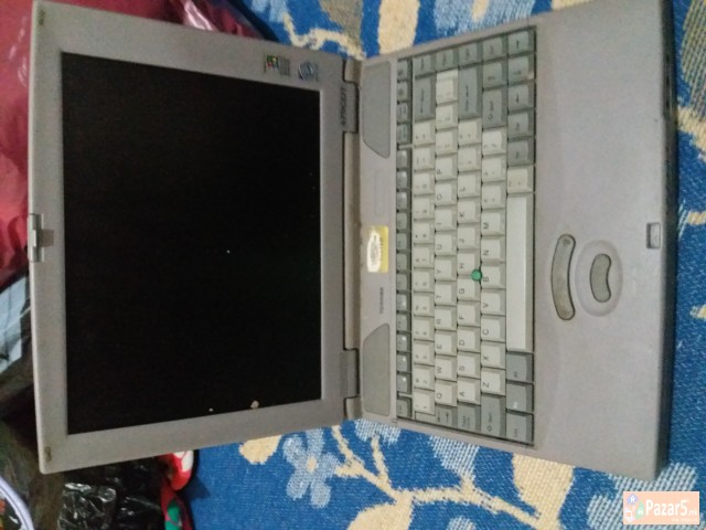 stari laptop antika